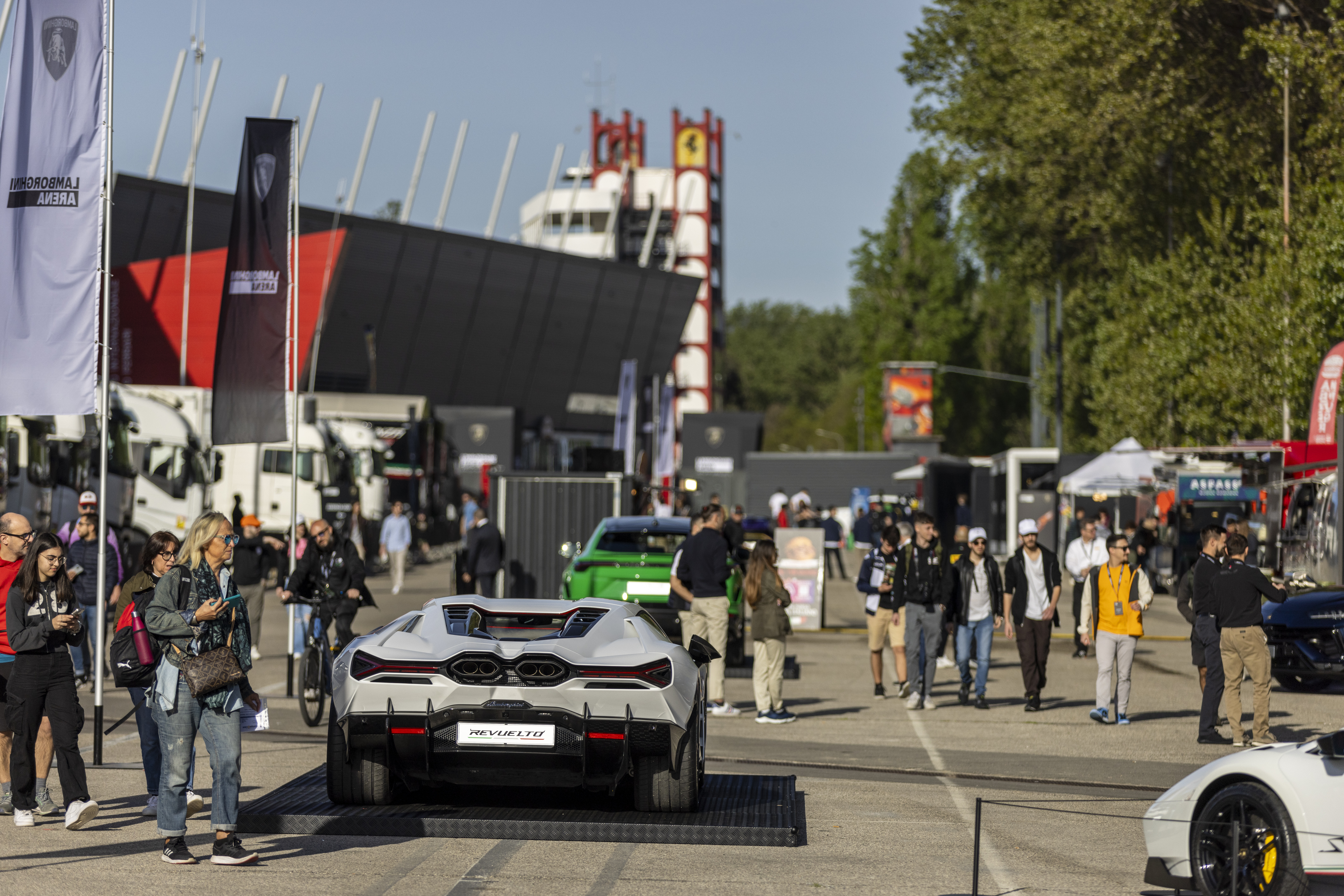 Gallery image 1 of 4