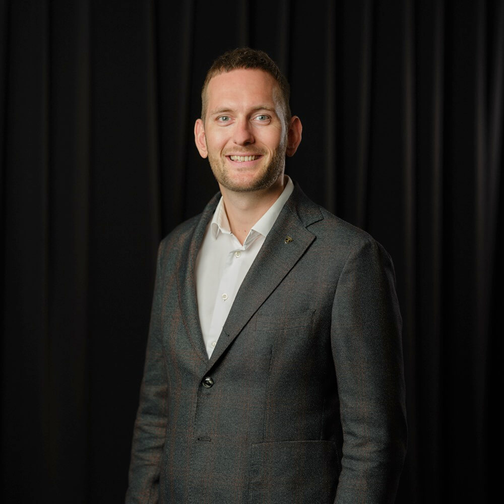 250424 Semler Headshots1208